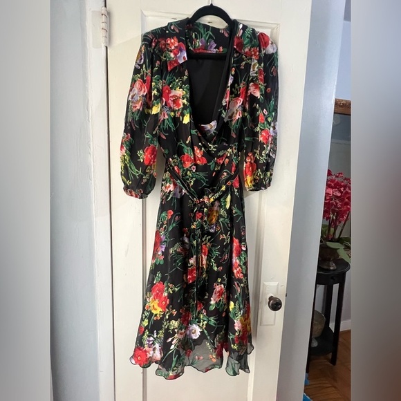 Alice + Olivia Abney Wrap Dress Silk Blooming Bouquet 6 - Picture 4 of 12